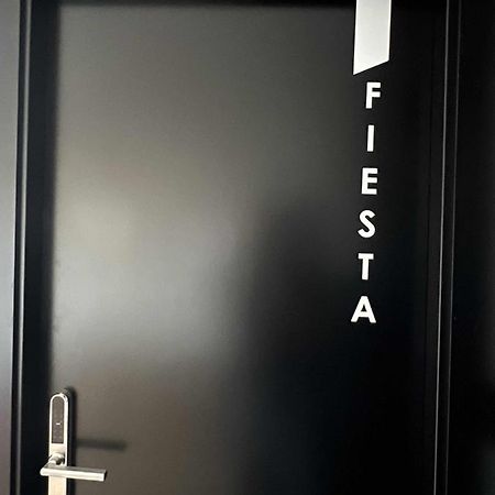شقة Fiesta Cama Individual Modern & Luxury مالقة المظهر الخارجي الصورة