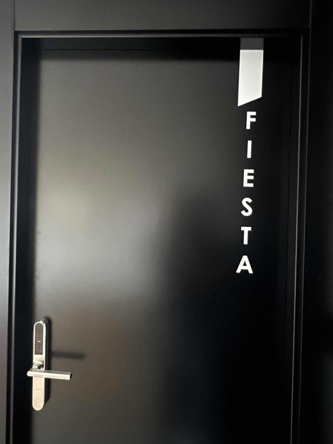 شقة Fiesta Cama Individual Modern & Luxury مالقة المظهر الخارجي الصورة